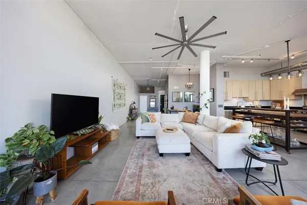 $639,000 | 835 Locust Avenue, Unit 421, Long Beach, CA 90813