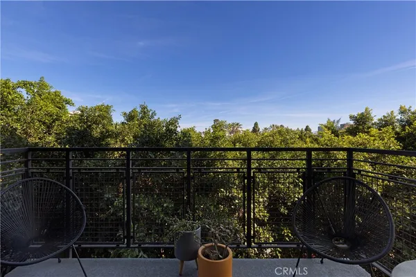 $638,500 | 835 Locust Avenue, Unit 421, Long Beach, CA 90813