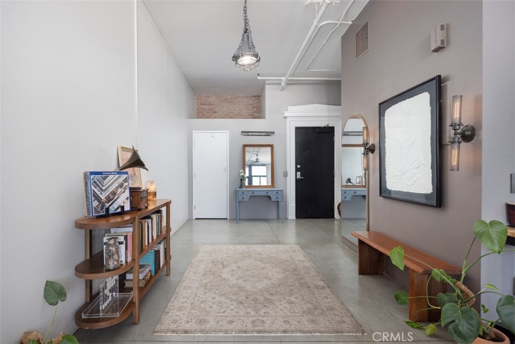 835 Locust Avenue, Unit 421 Long Beach, CA 90813 - Photo 3 of 24