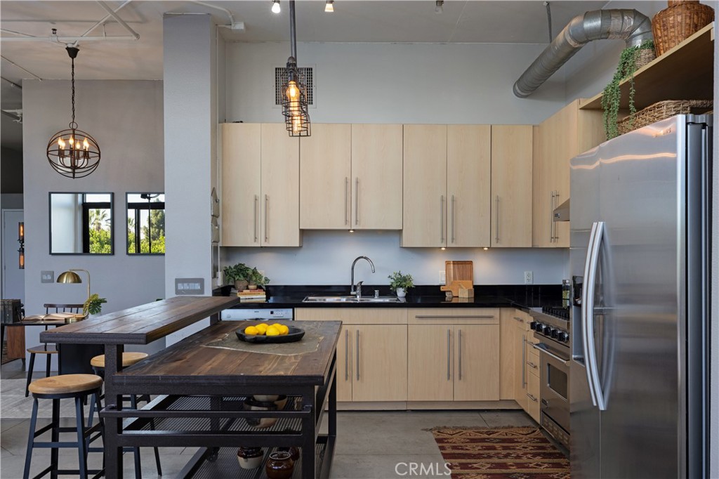 835 Locust Avenue, Unit 421 Long Beach, CA 90813 - Photo 6 of 19