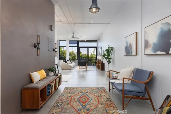 $638,500 | 835 Locust Avenue, Unit 421, Long Beach, CA 90813