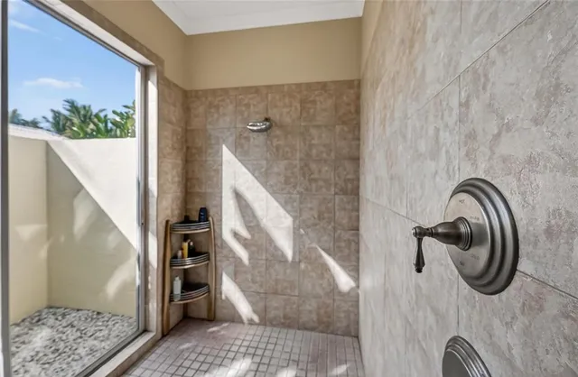 $2,895,000 | 404 Partridge Circle, Sarasota, FL 34236