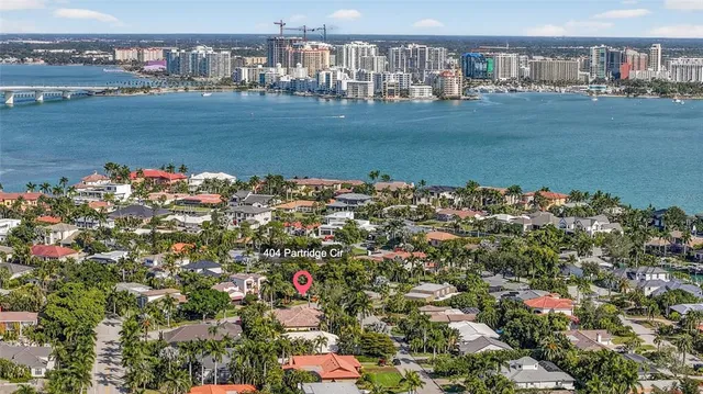 $2,895,000 | 404 Partridge Circle, Sarasota, FL 34236