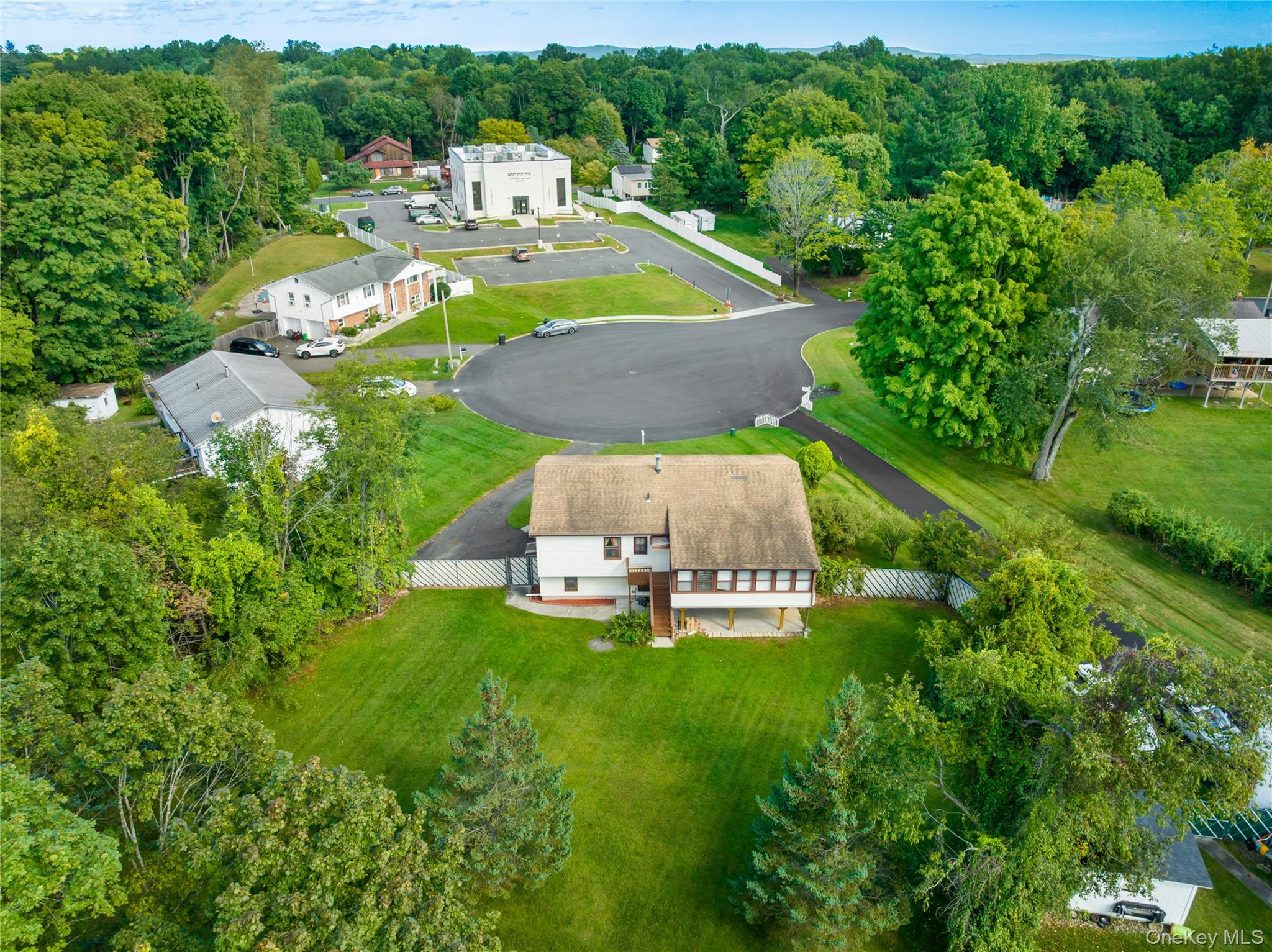 7 Roxbury Court Chestnut Ridge, NY 10977 - Photo 26 of 27 Gallery Image 26