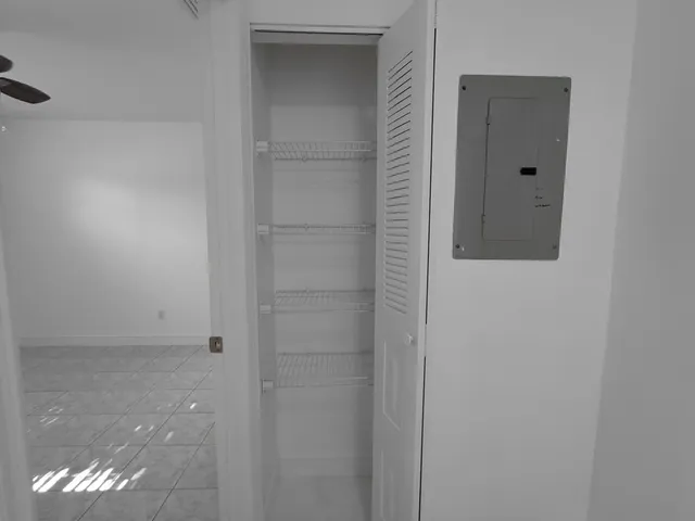 $2,600 | 2431 Southeast Robin Circle, Port St. Lucie, FL 34952