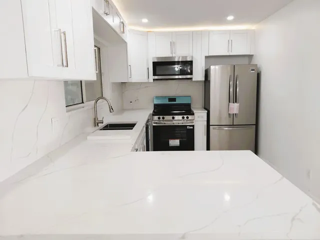 $2,600 | 2431 Southeast Robin Circle, Port St. Lucie, FL 34952