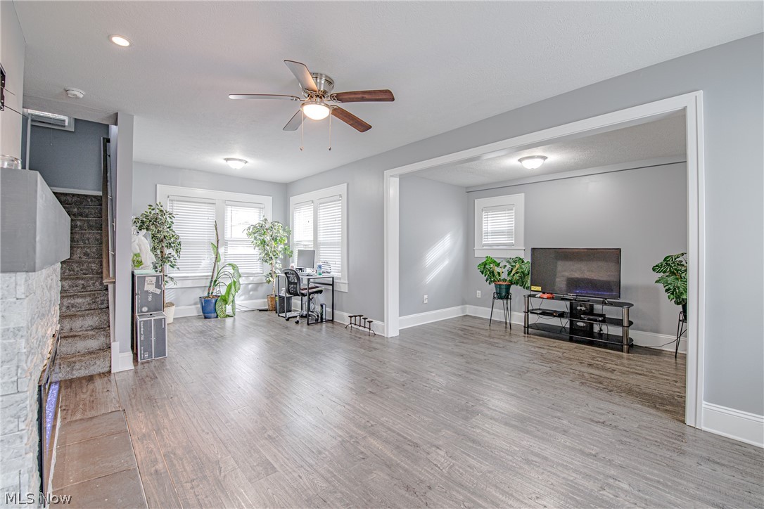 1387 Plainfield Road Cleveland, OH 44121 - Photo 16 of 31