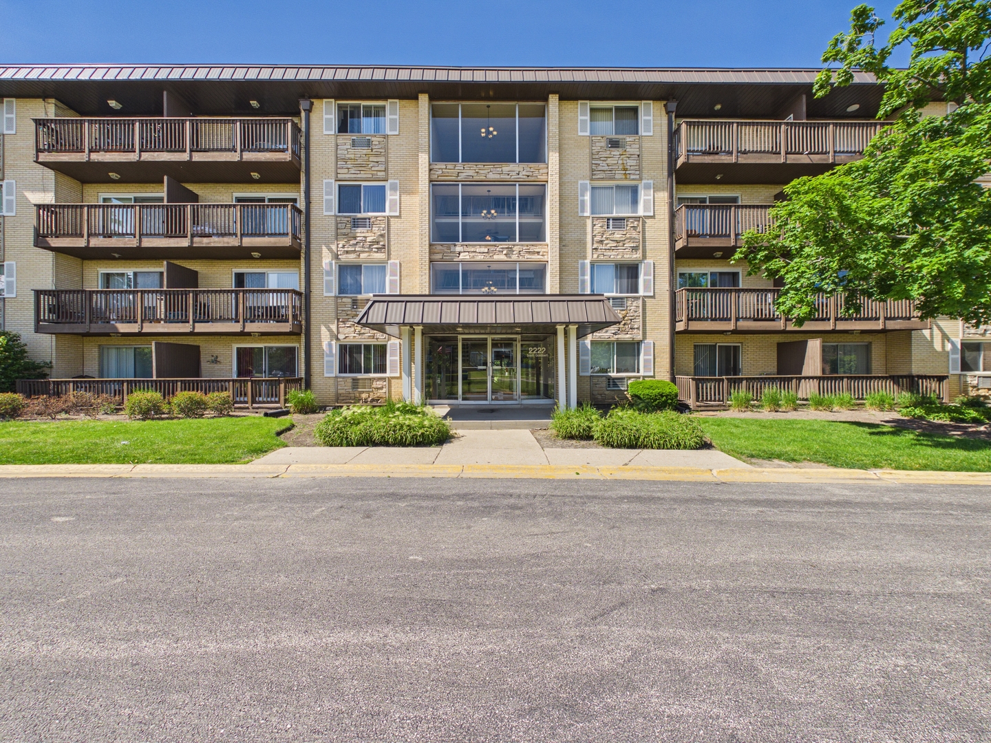 2222 South Goebbert Road, Unit 358 Arlington Heights, IL 60005 - Photo 1 of 46 Gallery Image 1