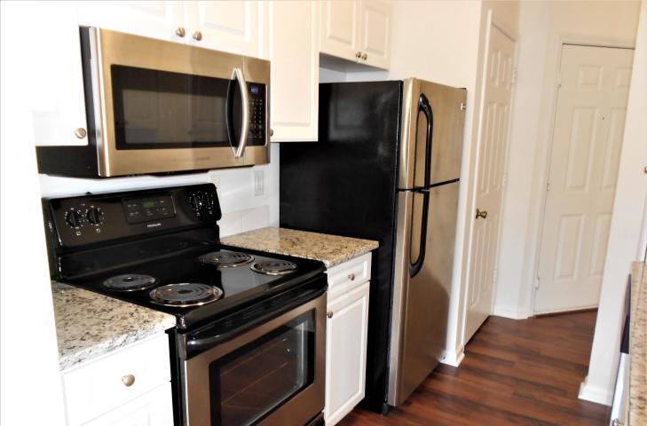 1932 Chatelain Way Mount Pleasant, SC 29464 - Photo 2 of 23 20190227180754702462000000-o