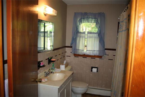 216 Rolf Avenue Chicopee, MA 01020 - Photo 9 of 14 Gallery Image 9
