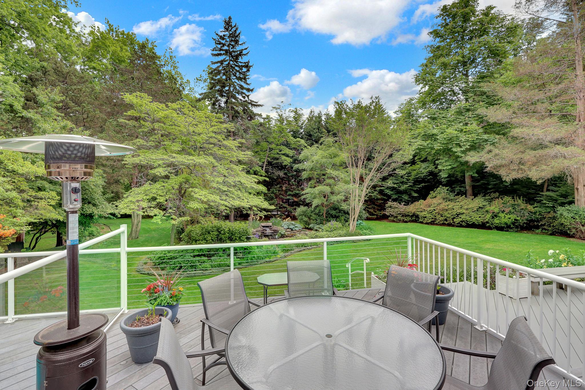 71 Dyke Road Setauket, NY 11733 - Photo 33 of 47