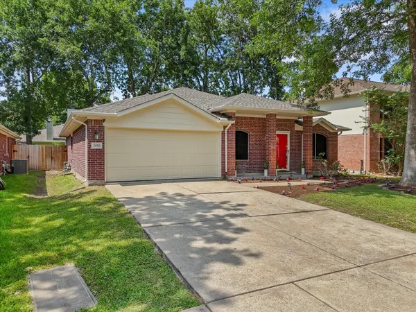 $2,200 | 3014 Lonesome Ridge Court, Sugar Land, TX 77498