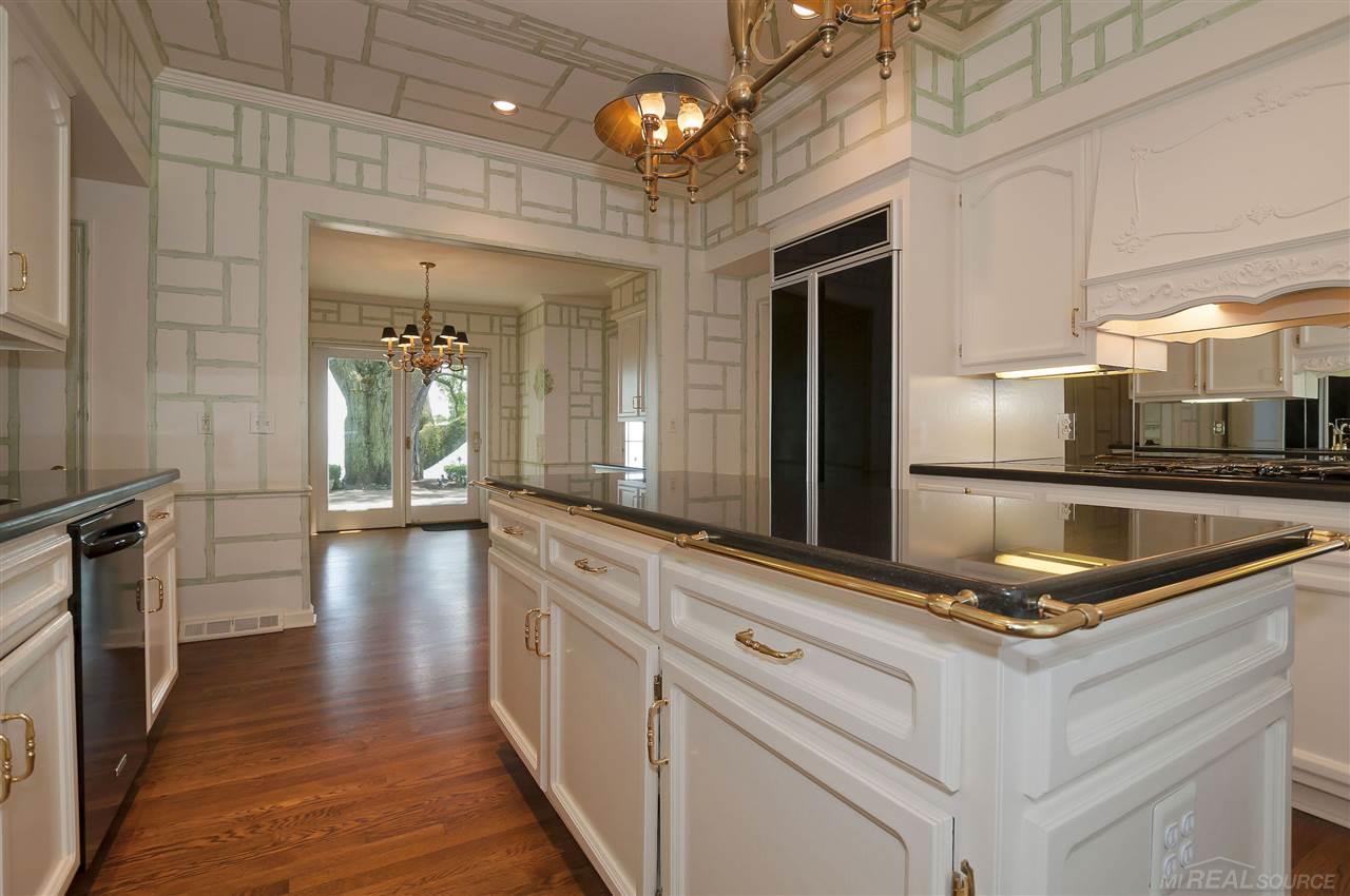 80 Lake Shore Road Grosse Pointe, MI 48236 - Photo 47 of 90 31323211-46.JPG