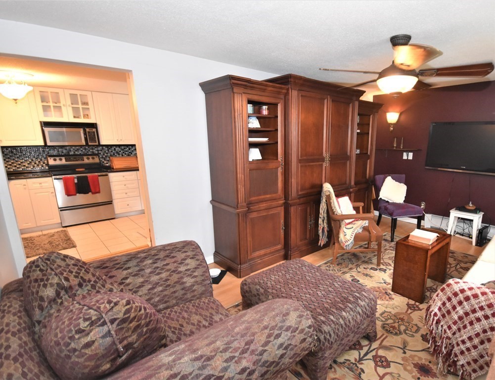 564 Granby Road South Hadley, MA 01075 - Photo 4 of 34 Gallery Image 4