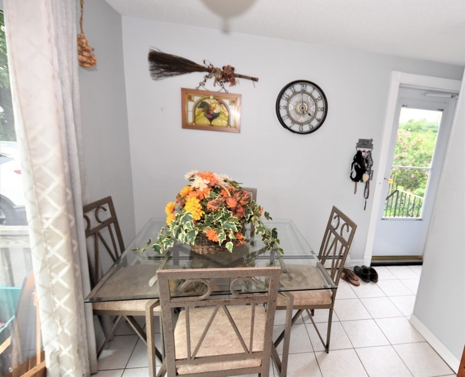 564 Granby Road South Hadley, MA 01075 - Photo 10 of 34 Gallery Image 10
