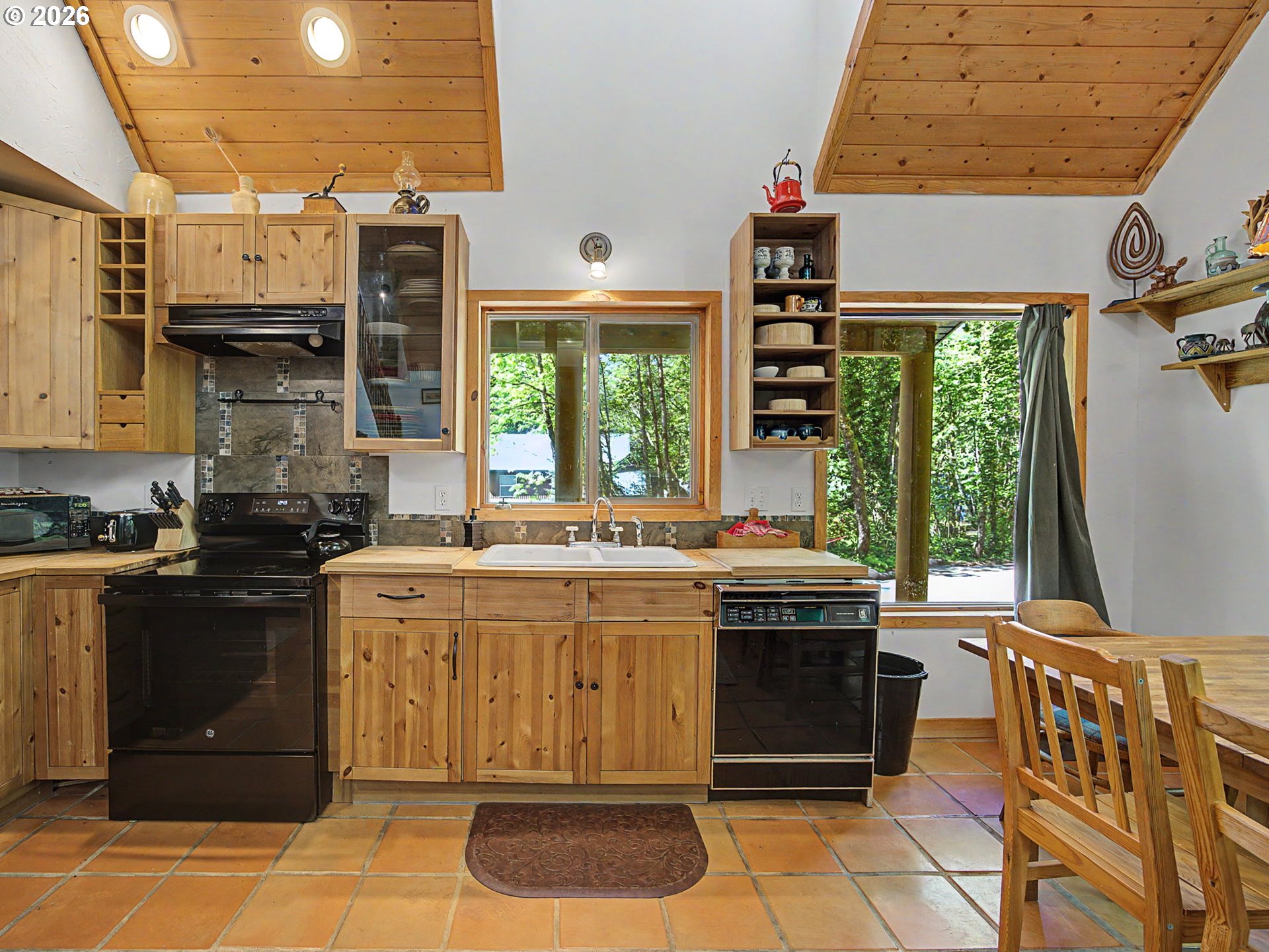 21561 Hideway Lane Rhododendron, OR 97049 - Photo 11 of 41