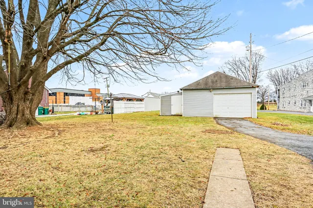 $1,595 | 222 South Sporting Hill Road, Mechanicsburg, PA 17050