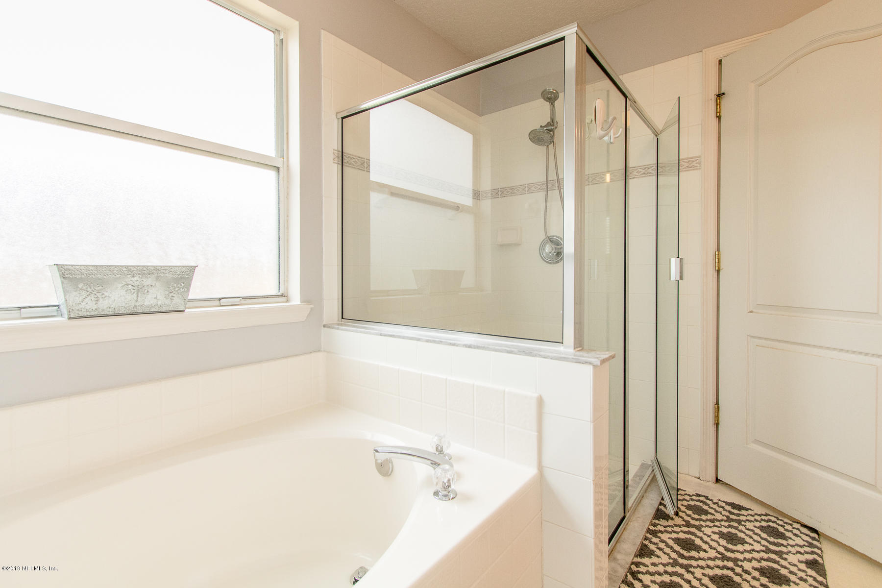 2435 Paris Mill Road Jacksonville, FL 32221 - Photo 17 of 29 Garden tub