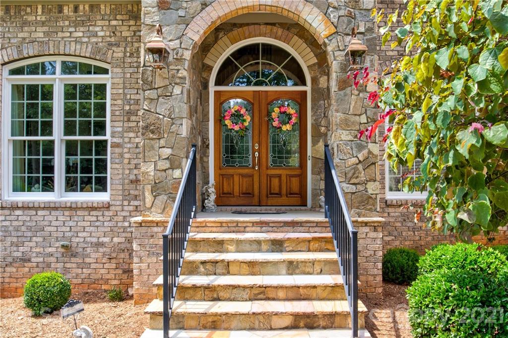 5913 Johnson Road, Unit 10 Lake Wylie, SC 29710 - Photo 8 of 47 Gallery Image 8