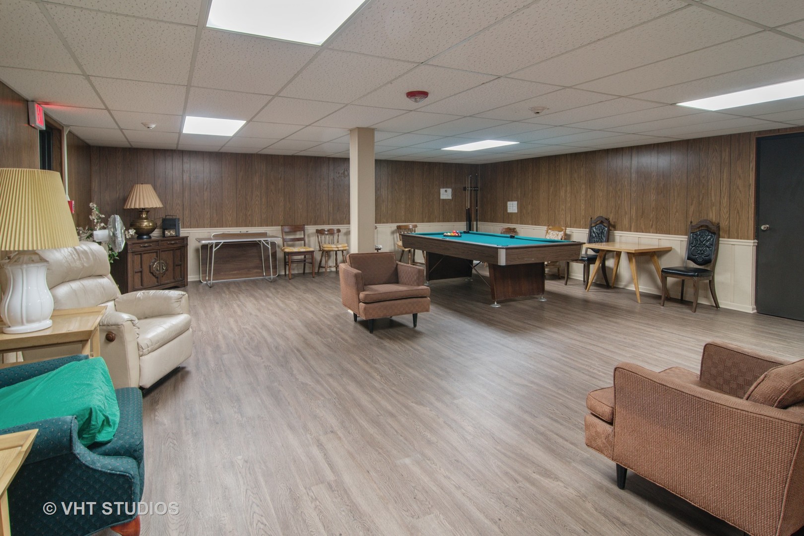 475 Shenstone Road, Unit 102 Riverside, IL 60546 - Photo 11 of 15 a living room with furniture and a wooden floor