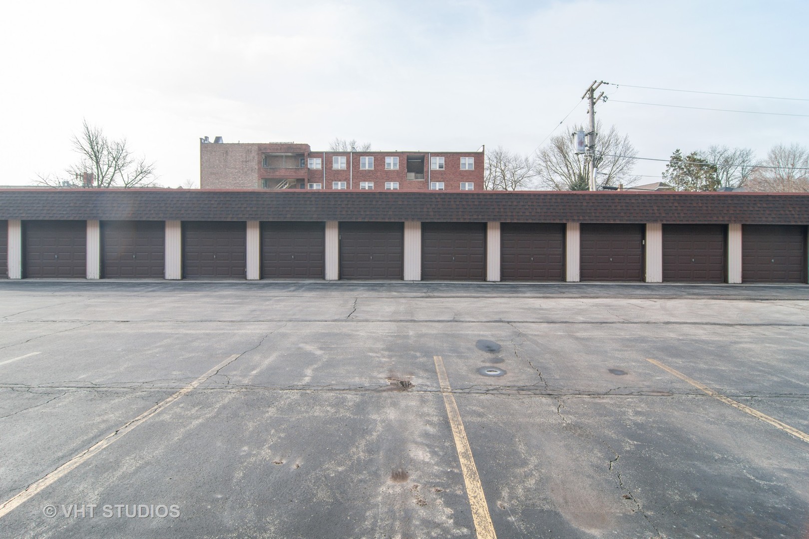 475 Shenstone Road, Unit 102 Riverside, IL 60546 - Photo 15 of 15 a house view with a outdoor space
