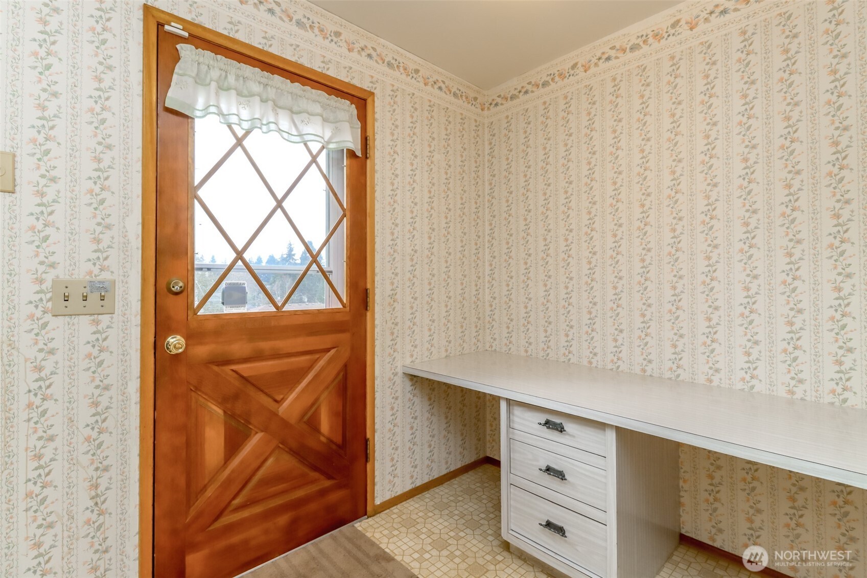 631 Southwest 126th Street Seattle, WA 98146 - Photo 8 of 27 Gallery Image 8