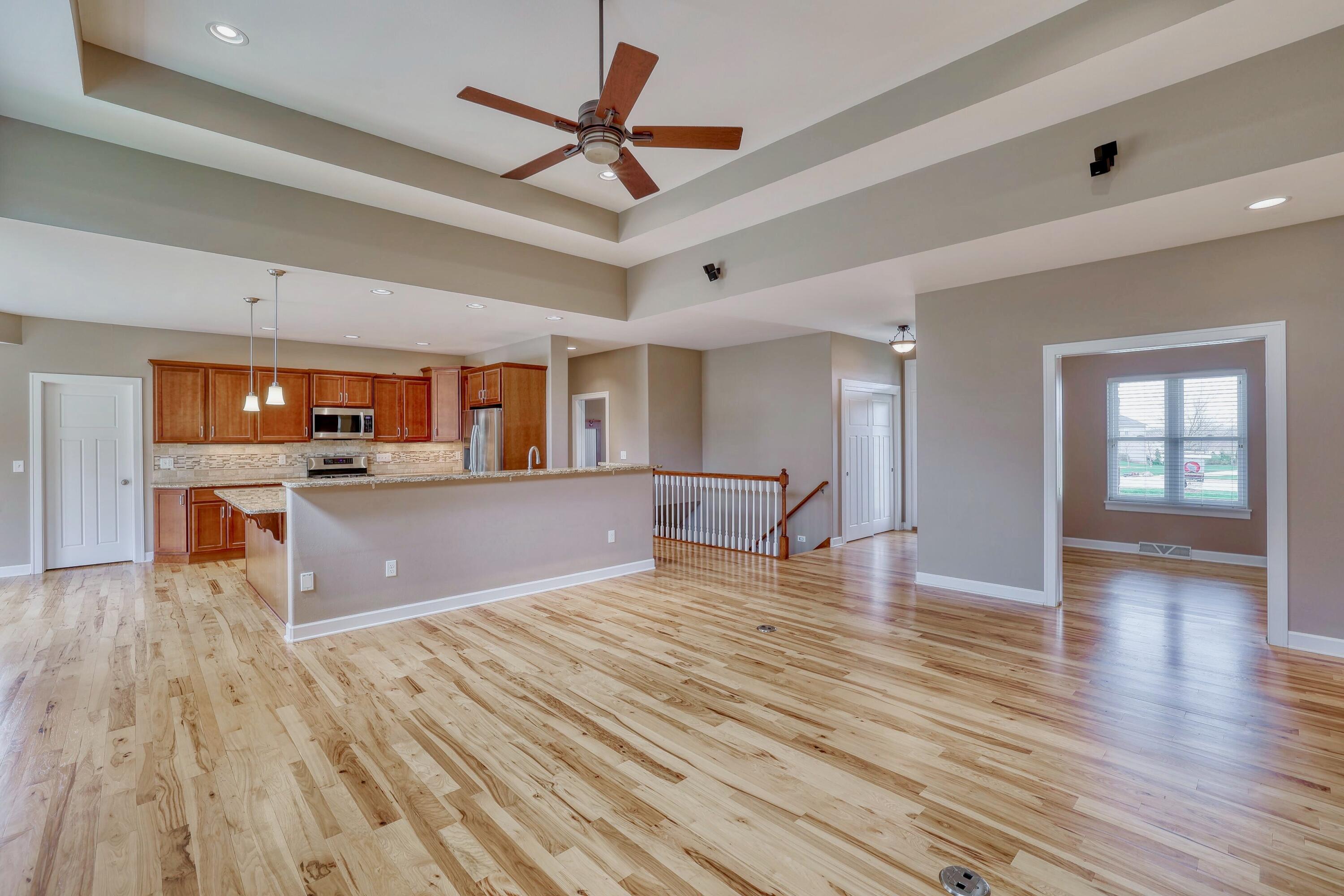 1404 Whitetail Run Mukwonago, WI 53149 - Photo 5 of 52 00 - 5
