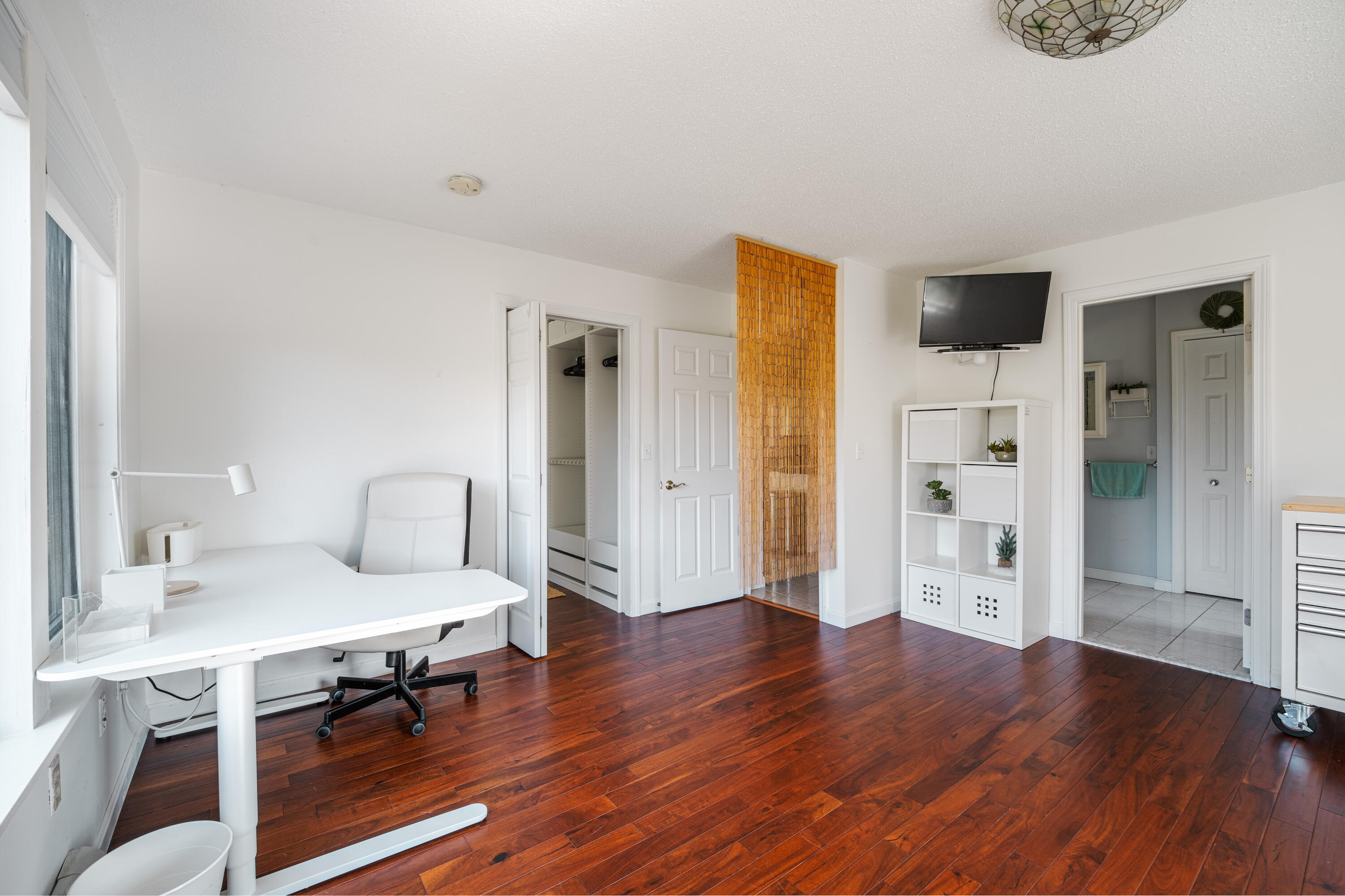 818 Forest Avenue Orono, ME 04473 - Photo 20 of 80 primary suite