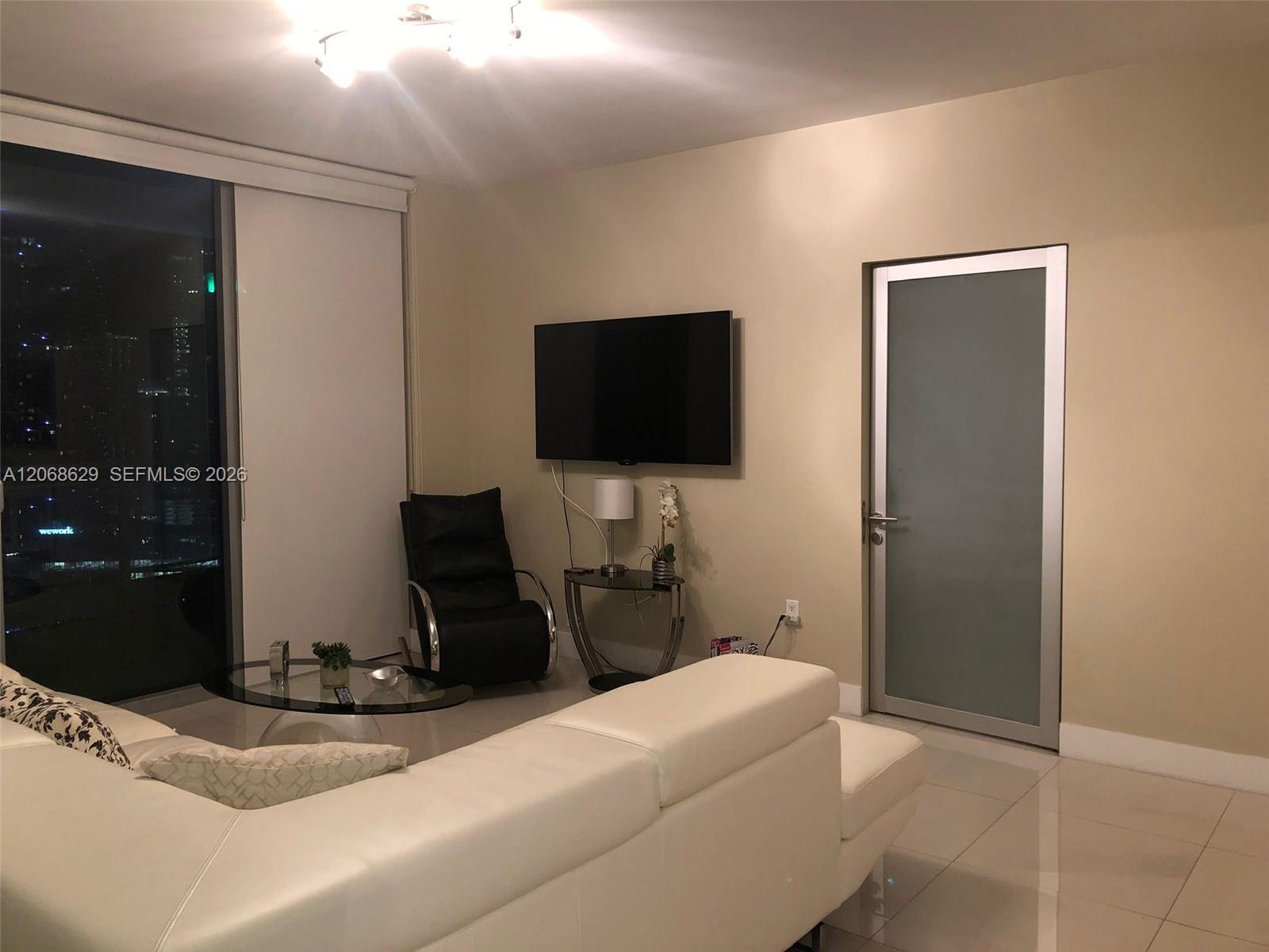 90 Southwest 3rd Street, Unit 3802 Miami, FL 33130 - Photo 7 of 20 Gallery Image 7