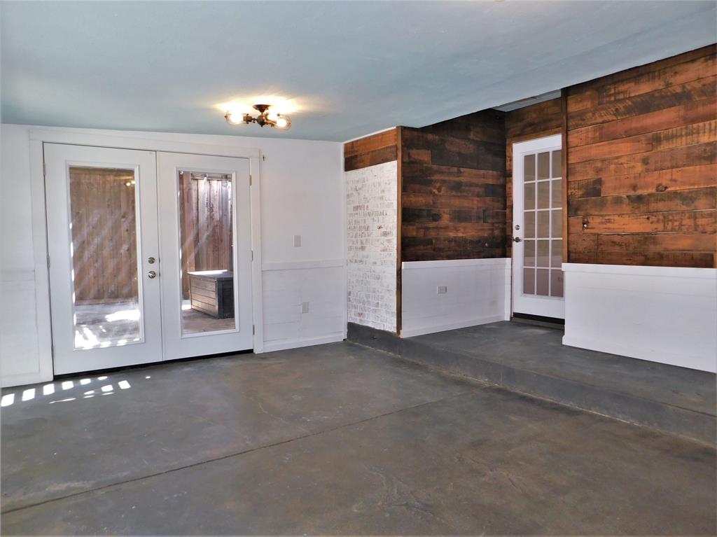 2001 Oak Tree Drive Denton, TX 76209 - Photo 27 of 34 a view of an empty room with a window