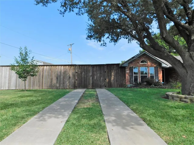 $2,250 | 2001 Oak Tree Drive, Denton, TX 76209