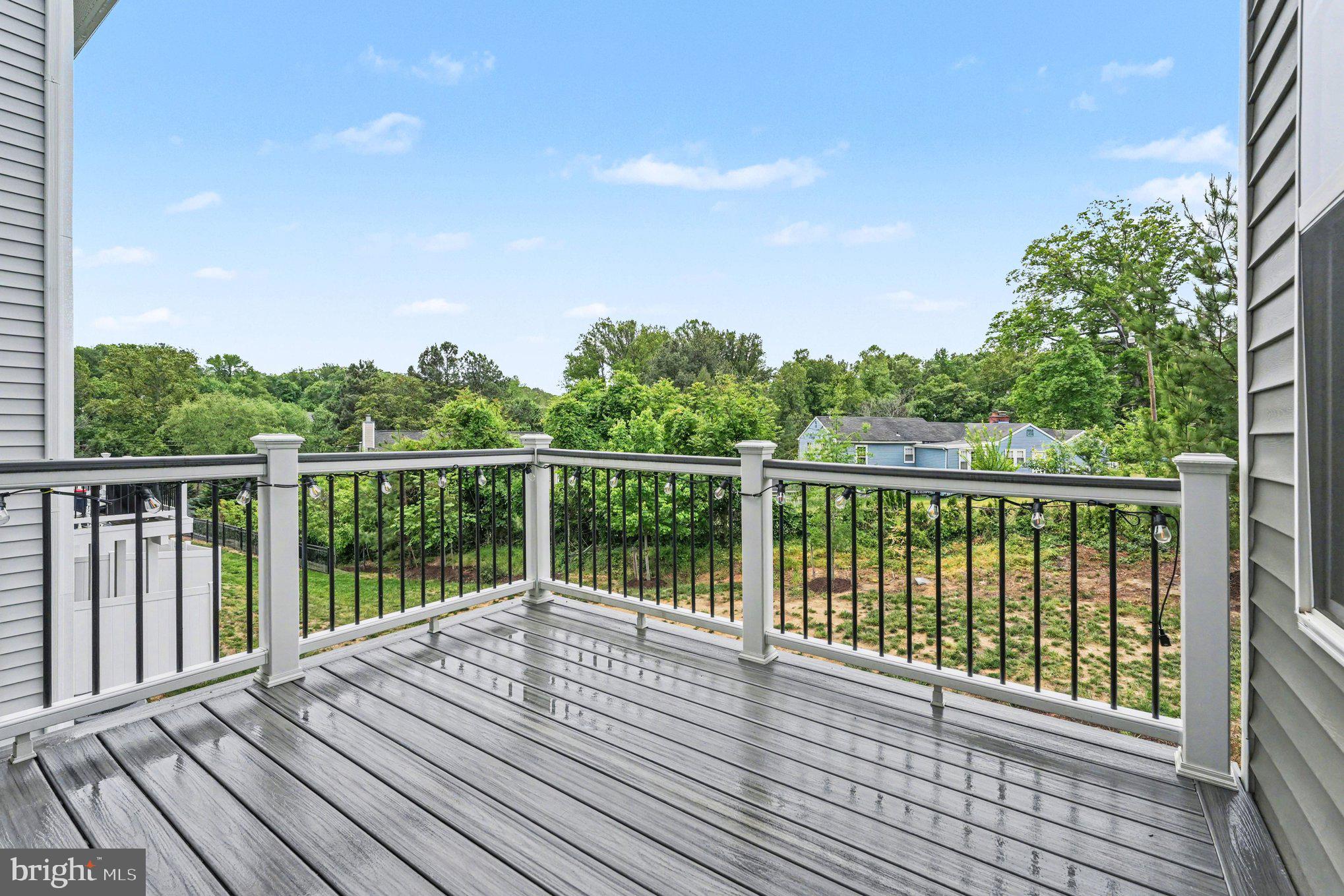 18281 Summit Pointe Drive Triangle, VA 22172 - Photo 23 of 30 a view of a balcony with wooden floor