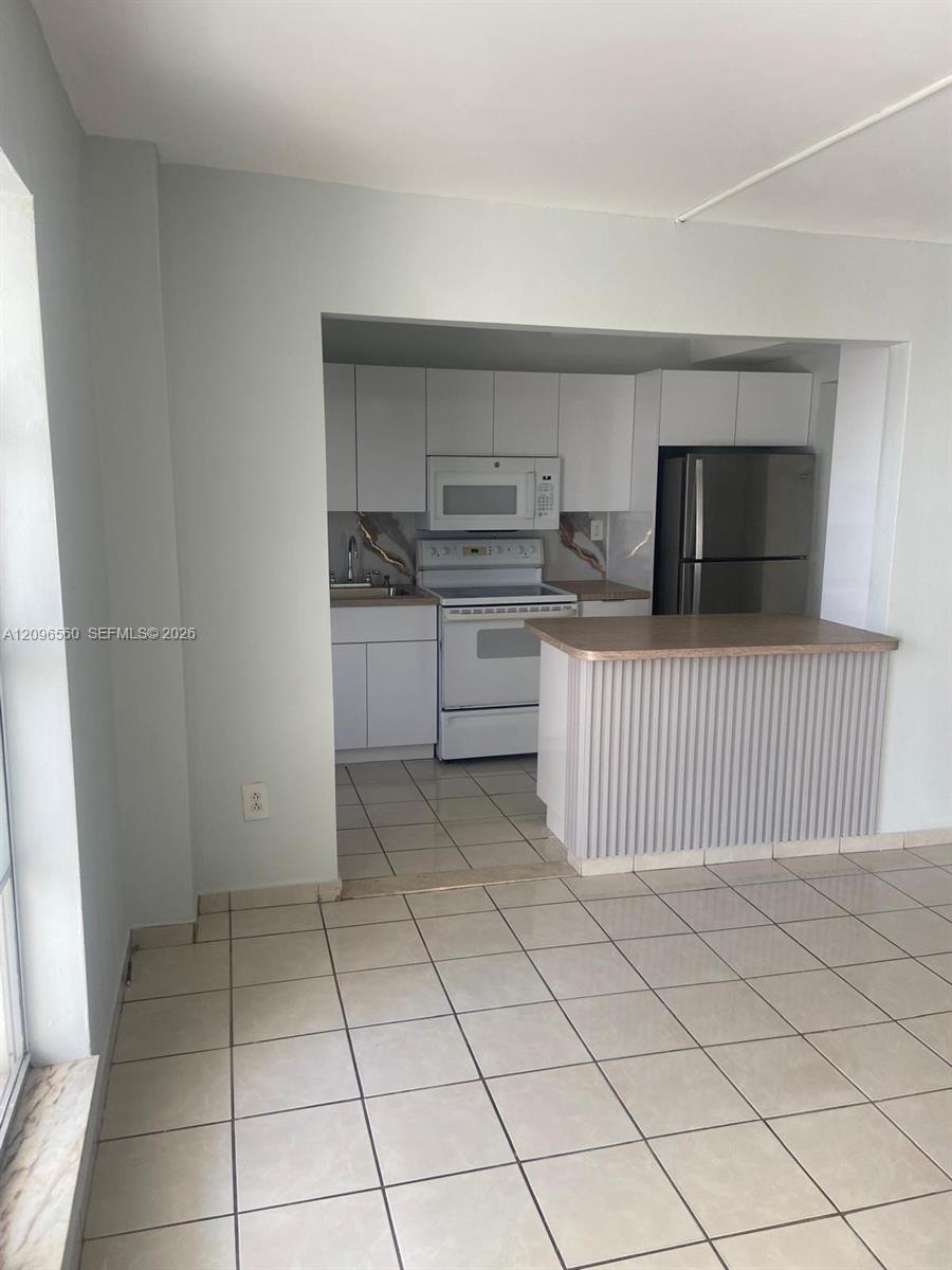 1340 Lincoln Road, Unit 505 Miami Beach, FL 33139 - Photo 2 of 12 Gallery Image 2