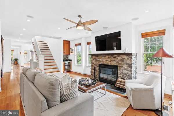 $8,950 | 5213 Cathedral Avenue Northwest, Washington, DC 20016
