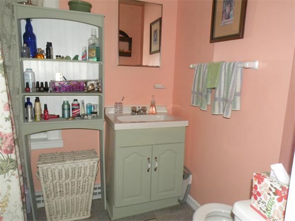 189 Riverside Drive Northampton, MA 01062 - Photo 16 of 22 Gallery Image 16