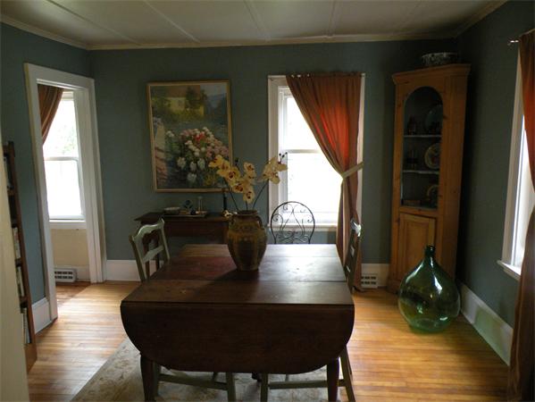 189 Riverside Drive Northampton, MA 01062 - Photo 9 of 22 Gallery Image 9