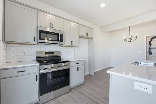 $347,754 | 27118 East Oak Vw Drive, Lee's Summit, MO 64086