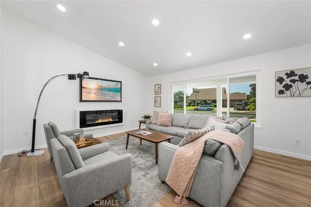 $1,750,000 | 11344 Rochelle Street, Los Alamitos, CA 90720