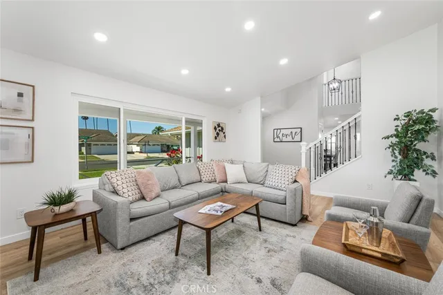 $1,750,000 | 11344 Rochelle Street, Los Alamitos, CA 90720