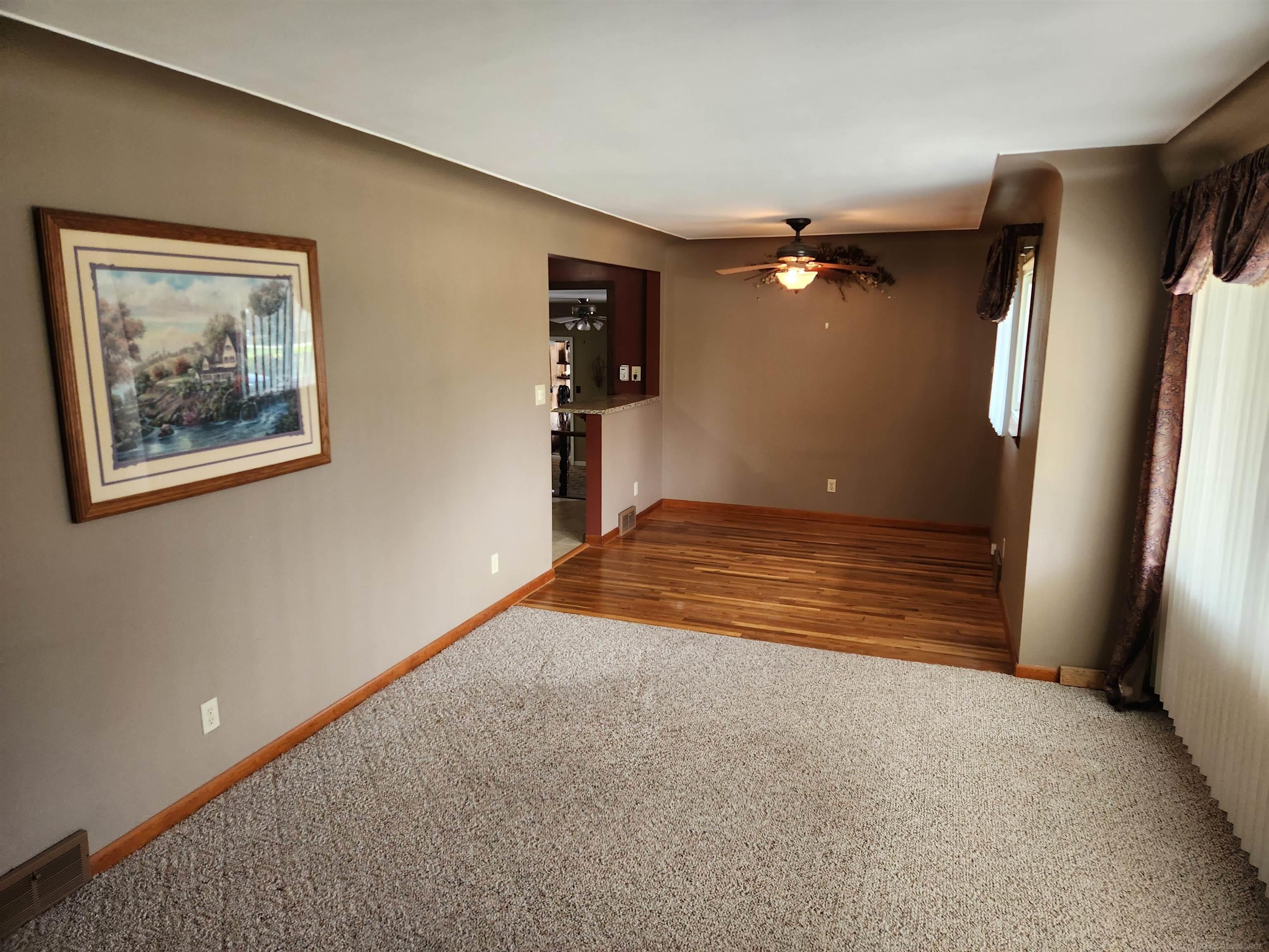 2131 Elmcrest Road Sterling Heights, MI 48310 - Photo 10 of 24 50111856-9.JPG