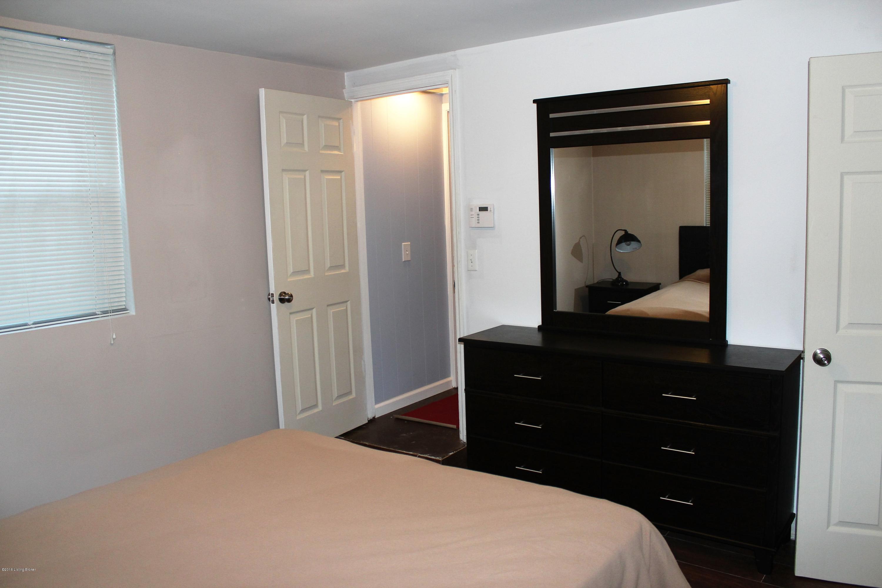 1853 Gresham Road Louisville, KY 40205 - Photo 19 of 24 IMG_4297