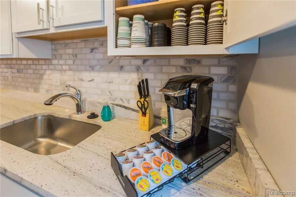 4413 Crooks Road Royal Oak, MI 48073 - Photo 4 of 20