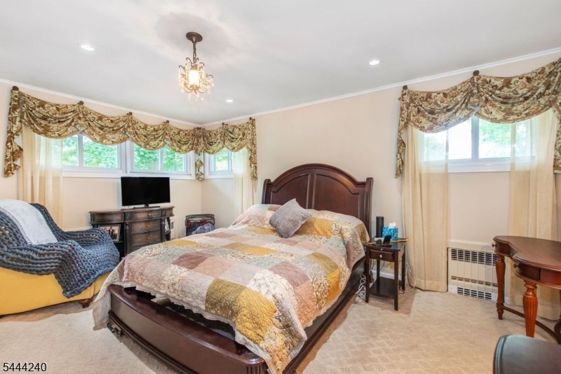 15 Absecon Road Parsippany, NJ 07054 - Photo 10 of 21