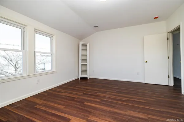 $4,200 | 31 North Lewis Place, Rockville Centre, NY 11570