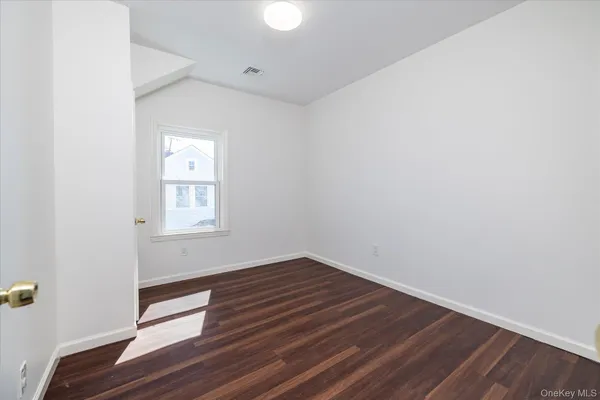 $4,200 | 31 North Lewis Place, Rockville Centre, NY 11570