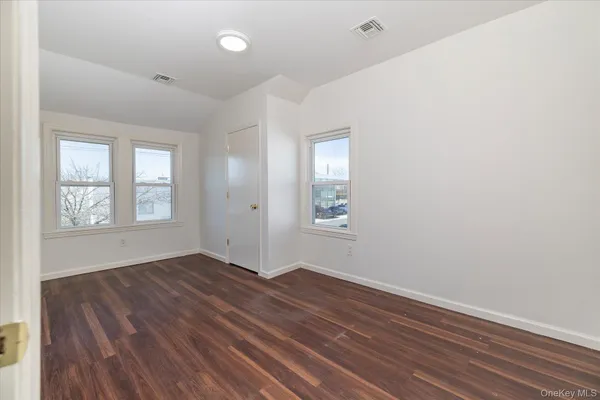 $4,200 | 31 North Lewis Place, Rockville Centre, NY 11570