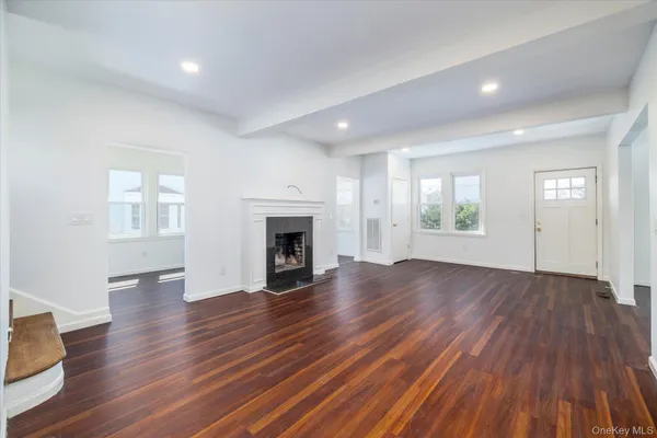 $4,200 | 31 North Lewis Place, Rockville Centre, NY 11570