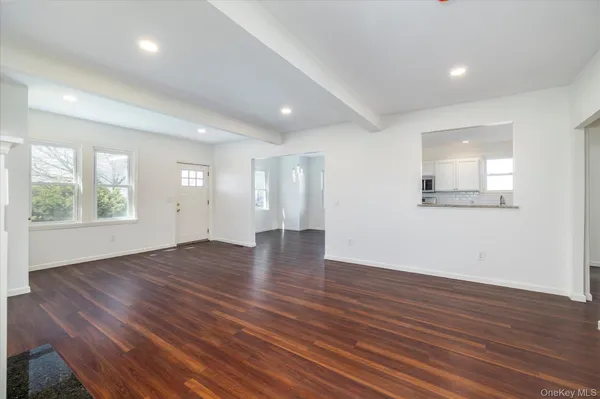 $4,200 | 31 North Lewis Place, Rockville Centre, NY 11570