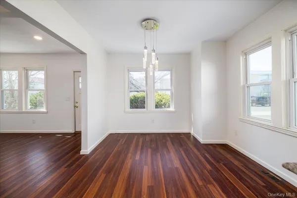 $4,200 | 31 North Lewis Place, Rockville Centre, NY 11570