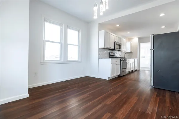 $4,200 | 31 North Lewis Place, Rockville Centre, NY 11570